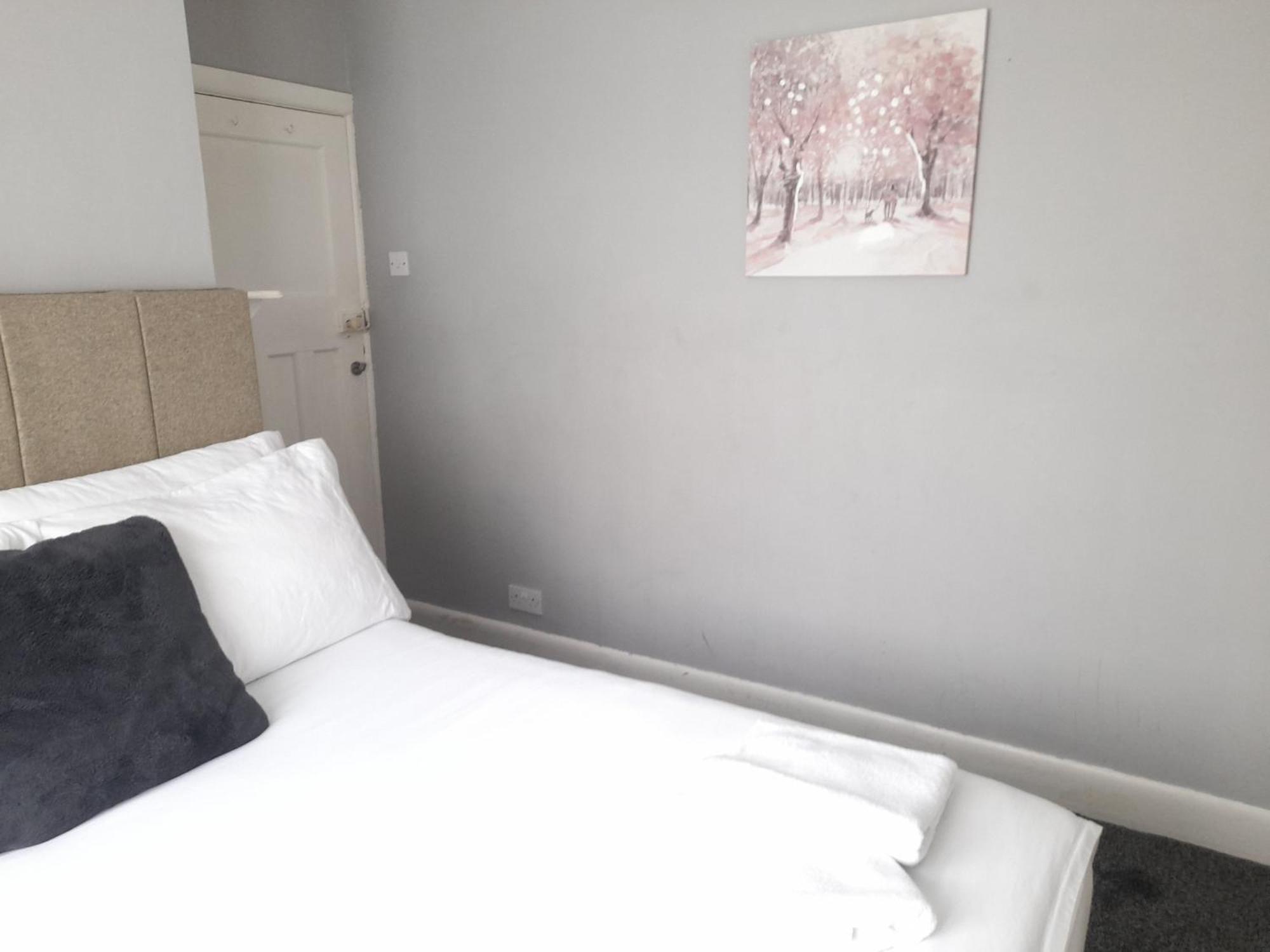 Bright 4-Bed House 15 Min To Manchester Centre Villa ภายนอก รูปภาพ