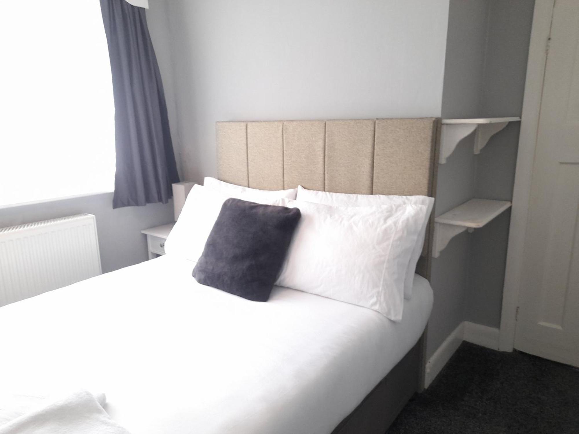 Bright 4-Bed House 15 Min To Manchester Centre Villa ภายนอก รูปภาพ