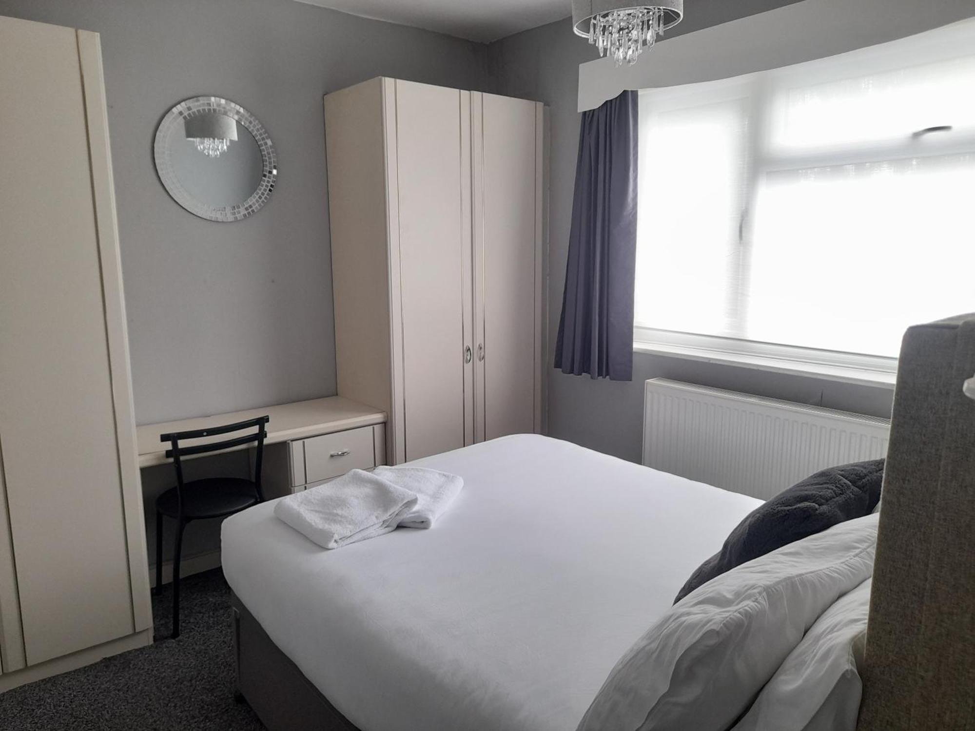 Bright 4-Bed House 15 Min To Manchester Centre Villa ภายนอก รูปภาพ