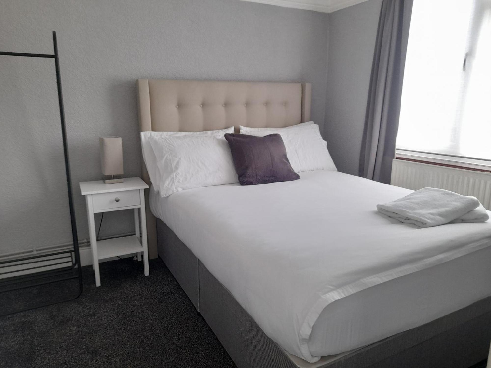 Bright 4-Bed House 15 Min To Manchester Centre Villa ภายนอก รูปภาพ