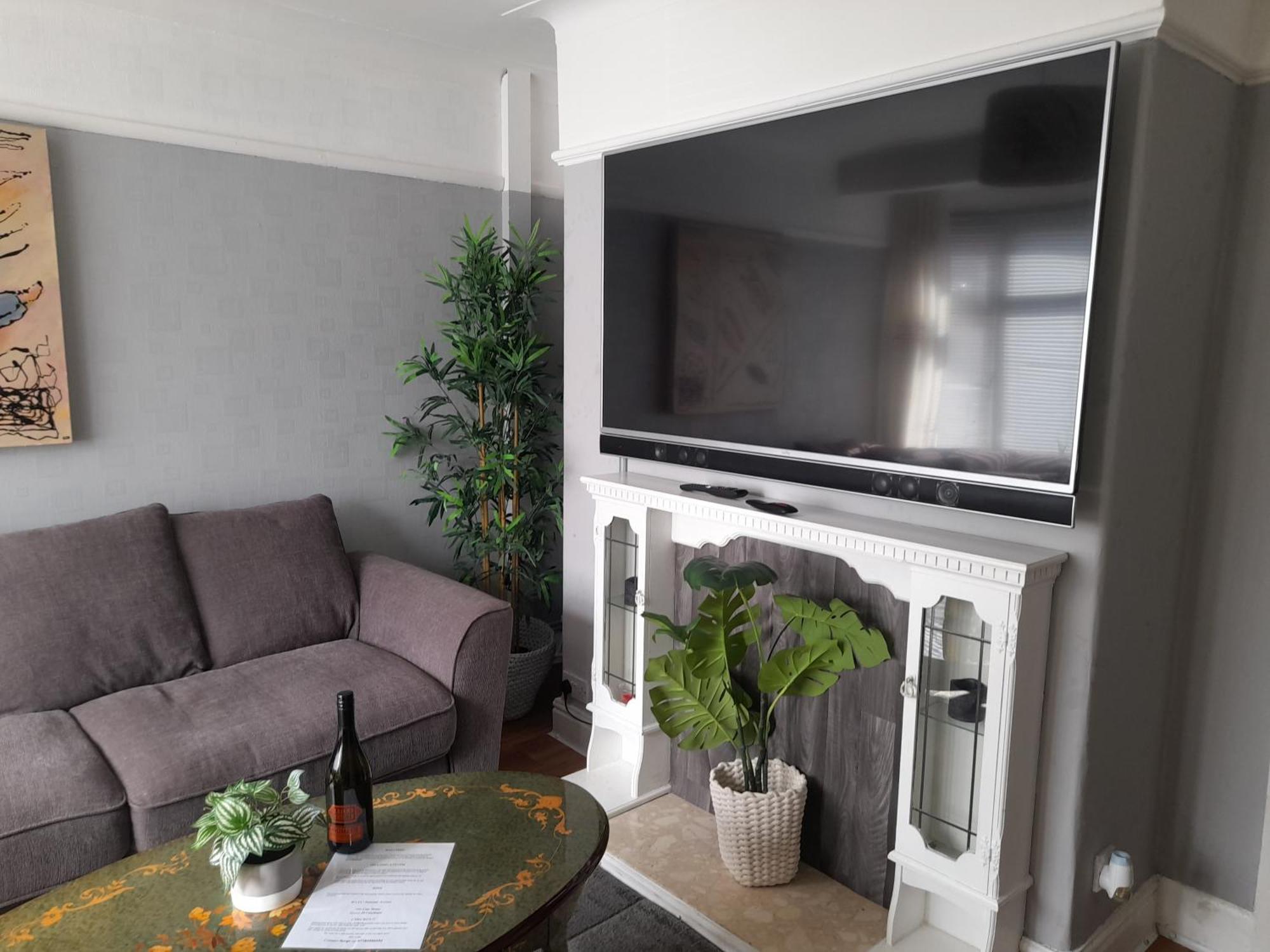 Bright 4-Bed House 15 Min To Manchester Centre Villa ภายนอก รูปภาพ