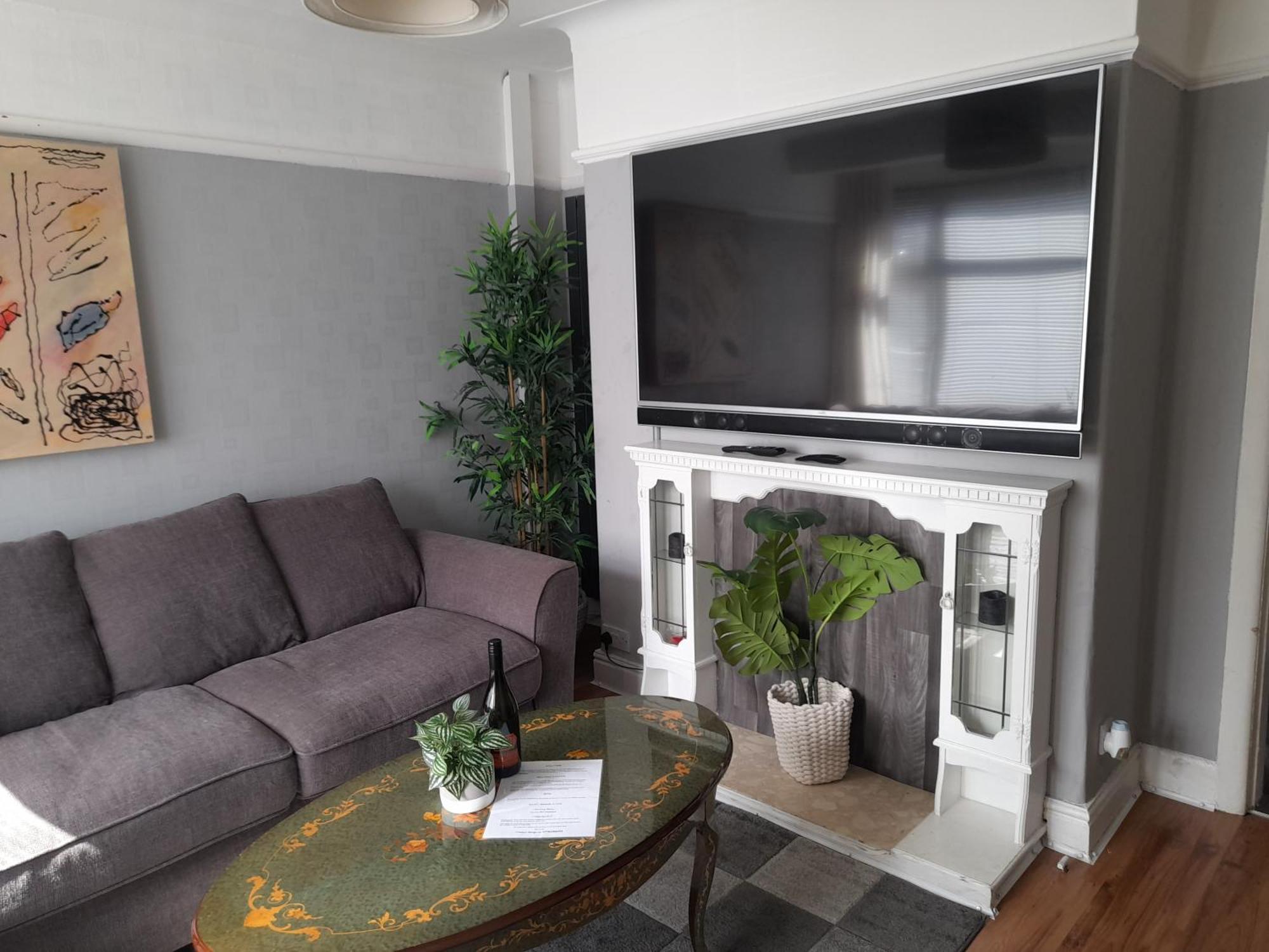 Bright 4-Bed House 15 Min To Manchester Centre Villa ภายนอก รูปภาพ